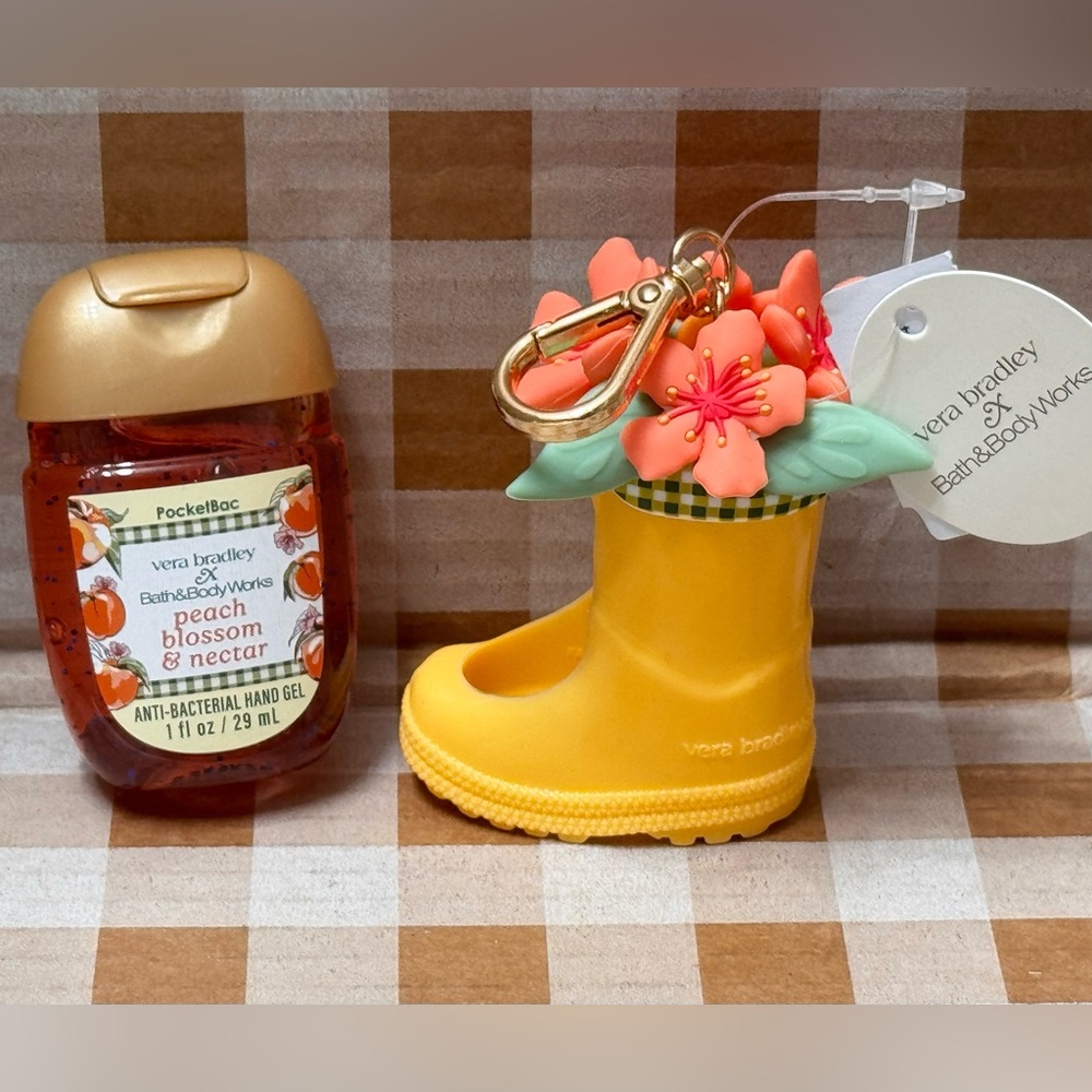 NWT B&BW x Vera Bradley Rain Boot Keychain Pocketbac Holder & Matching VB Refill